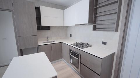 Kitchens, closets and vanities Image