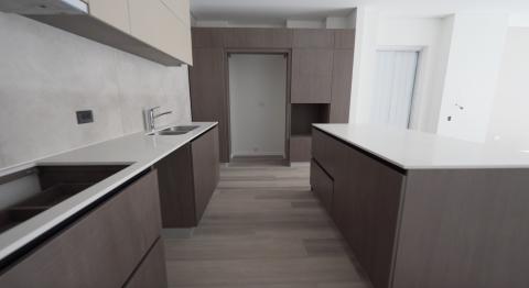 Kitchens, closets and vanities Image