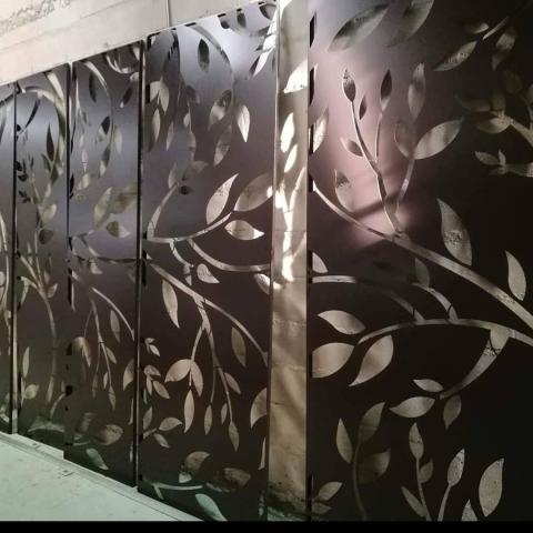 FACADES IN LEAF LEATHER Image