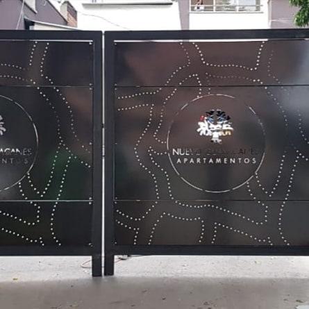 FACADES IN LEAF LEATHER Image