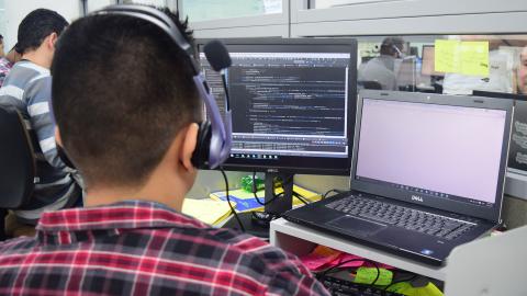 Architecture and Software development (web y desktop) Image