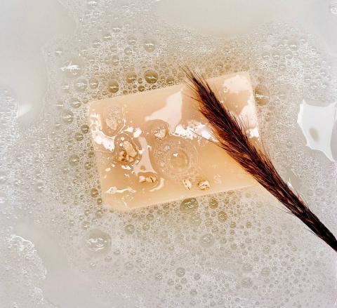 NATURAL SOAP WITH CDB, ROSEHIP AND OATS Image