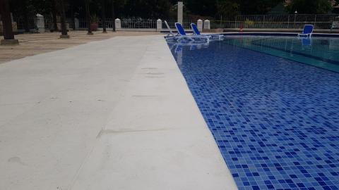 Aqua Center Edge Image