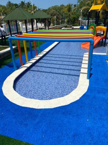 Aqua Concave Edge Image