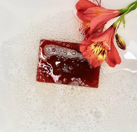 NATURAL SOAP WITH CDB, ROSEHIP AND TURMERIC Image