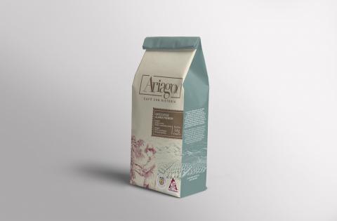 Specialty green and roasted coffee from the Colombian coffee region Image