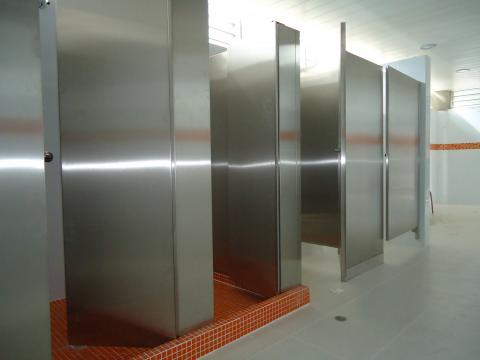 Bathroom divider glasses Image