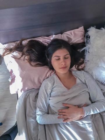 100% Mulberry Silk Pillowcase Image