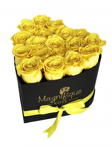 HEART BY 17-18 PRESERVED ROSE HEADS Image