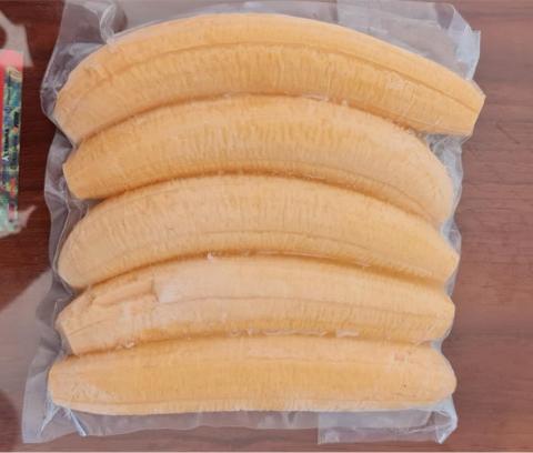 Vacuum packed fruits, vegetables and greens Image