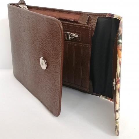 Womens hands free bags Image