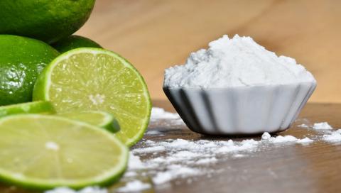 lime powder Image