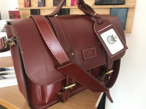 Messenger Bag Image