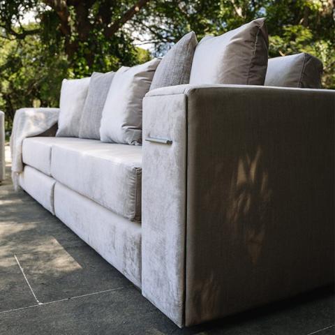 BE CLassic Sofa Image
