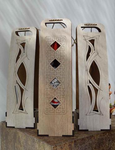 WOODEN WINE HOLDER Image