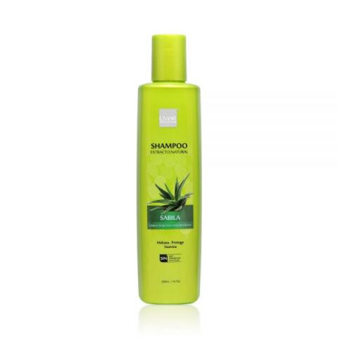 SHAMPOO WITH NATURAL EXTRACTS Image