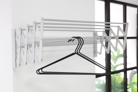5122 Aluminum 8 tubes expandable wallmounted drying rack Image