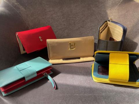 Women wallets Image