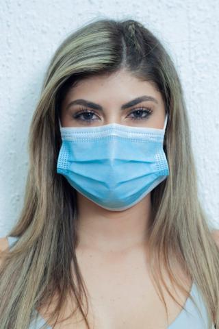 Disposable medical mask Image