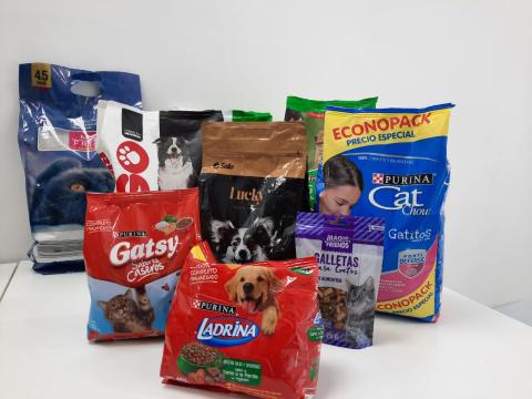 Pet food packaging Image
