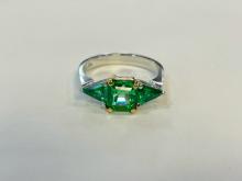 Ring Emerald cut 1.65 Image