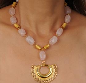 Rose quartz semiprecious necklace and Tairona nose CTP063