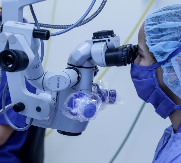 02072015-img_8869.jpg Cirugía para glaucoma con implante