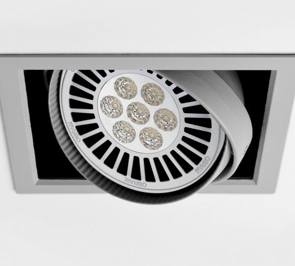 03_kardan_sc_led_ar111.jpg Kardánica Cuadrada