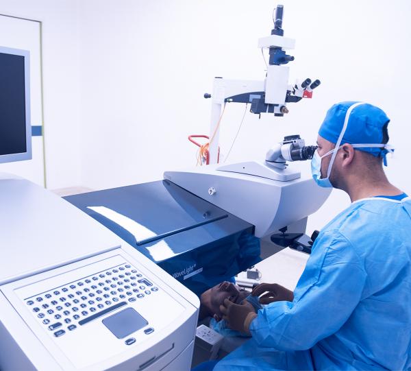 07.jpg Colocación de Anillos Intraestromales con láser de Femtosecond