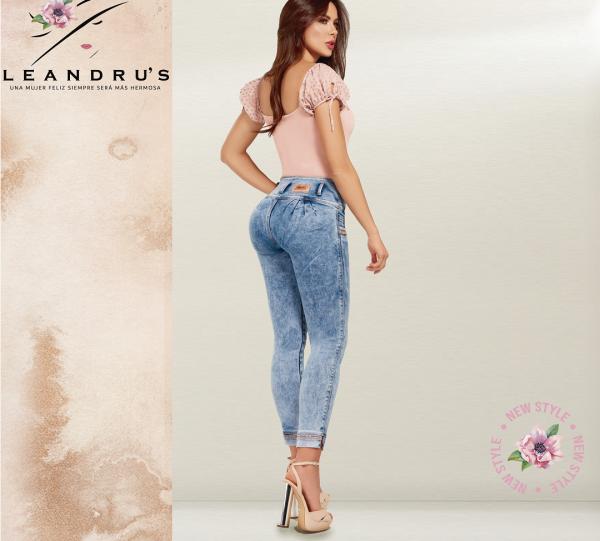 Lady Jeans Image