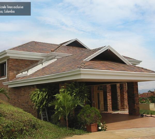 Clay roof tiles exclusiva line Image