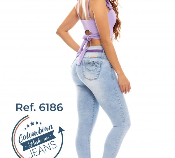Colombian Women Jeans Image