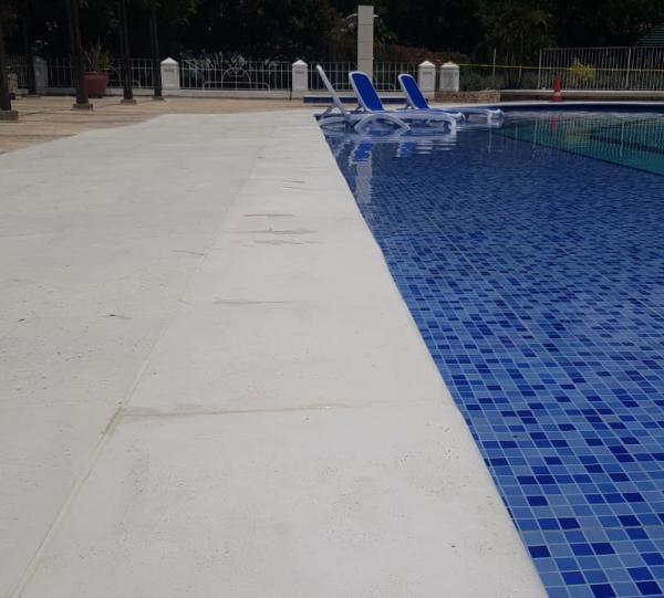 Aqua Center Edge Image