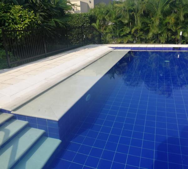 Aqua Corner Edge Image