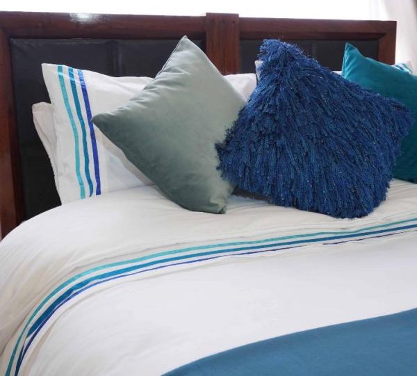 DUVET COVER 300 THREADS QUEEN Image