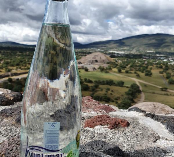 Hontanar Natural mineral water Image