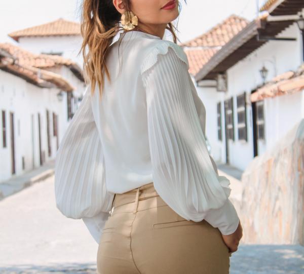 pleated blouse Image
