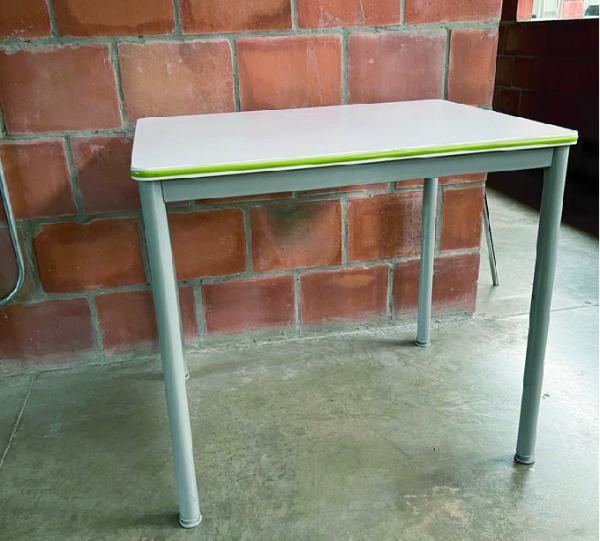 COLLAPSIBLE SQUARE TABLE FOR SCHOOLS Image