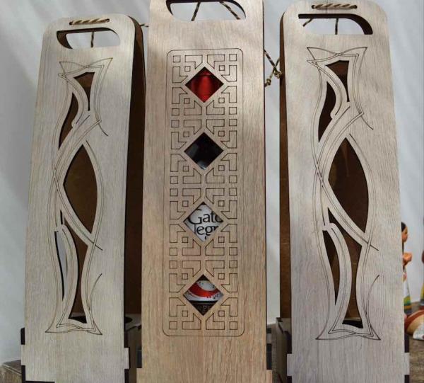 WOODEN WINE HOLDER Image