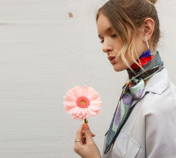 FLYING BIRDS SCARF Image