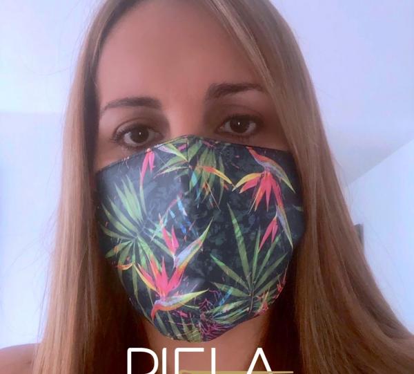 Reusable anti-fluid fabric face mask Image