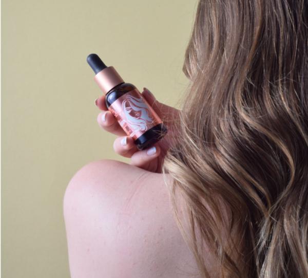 tonic-Minoxidil-and-black-aradans-woman-30-mL Image