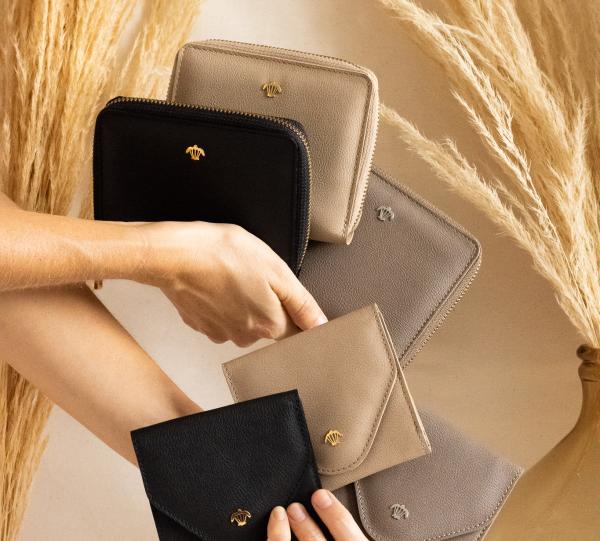 Zipped Wallet Image